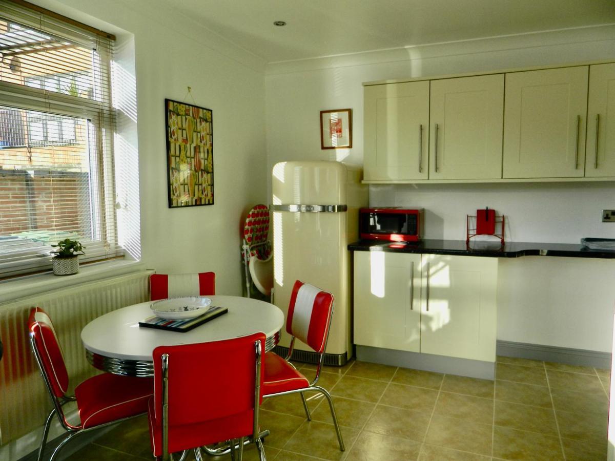 'Harbour View' On The River By Gorleston'S Award Winning Beach - Pet Free! Exterior photo