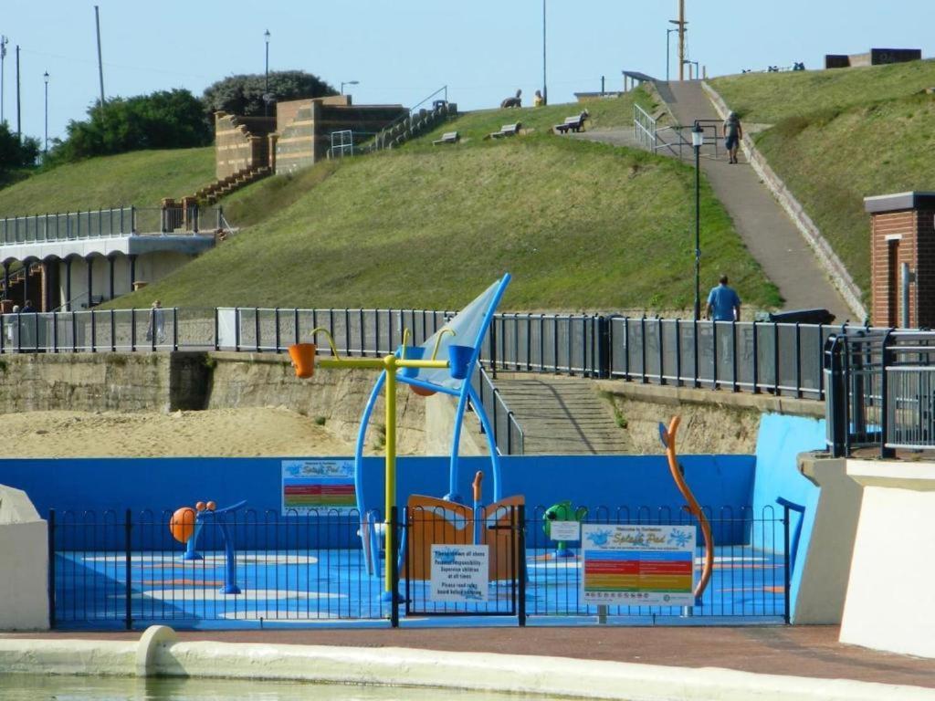 'Harbour View' On The River By Gorleston'S Award Winning Beach - Pet Free! Exterior photo